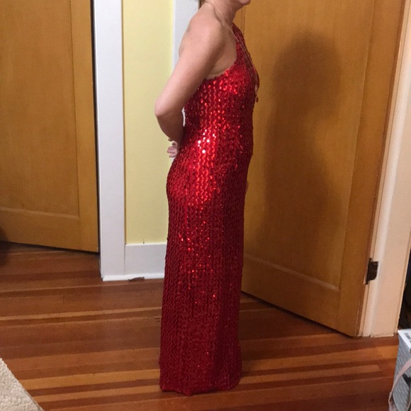 ❣️Beautiful red sequence evening gown - Picture 2 of 8